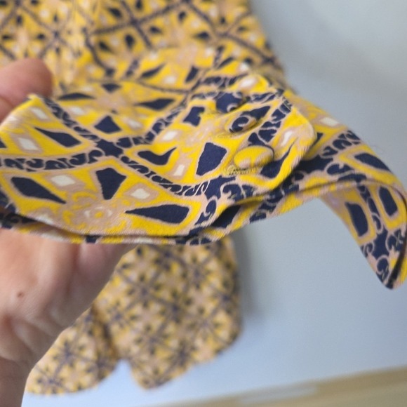 Talbots Womens Shirt Size Large Geometric Yellow Blue Pullover V Neck Stretch - Picture 6 of 9